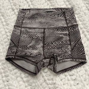 Lululemon shorts size 4